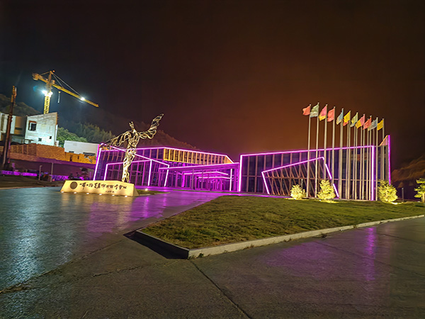 城市亮化是现代城市建设的重要组成部分,它不仅可以美化城市的夜景,还能提升城市的整体形象。随着科技的不断进步,城市亮化也得到了更多的关注和创新。本文将介绍一些关于城市亮化的创意和技术,帮助读者了解城市亮化的重要性以及如何进行民勤城市亮化的规划和实施。 城市亮化是现代城市建设的重要组成部分,它不仅可以美化城市的夜景,还能提升城市的整体形象。随着科技的不断进步,城市亮化也得到了更多的关注和创新。本文将介绍一些关于城市亮化的创意和技术,帮助读者了解民勤城市亮化的重要性以及如何进行民勤城市亮化的规划和实施。